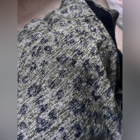 Leopard Print shirt - Picture 3 of 3